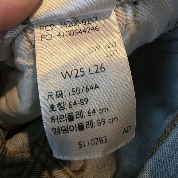 Levis 501 Original Cropped And Distressed Jeans 25x26 - Picture 7 of 8